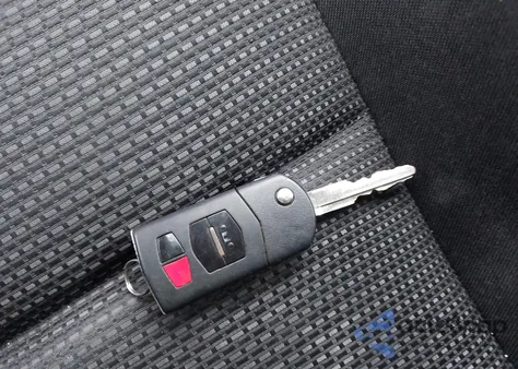 2012 Mazda Mazda3 I Touring z USA, uszkodzony, nr VIN JM1BL1V82C1543806